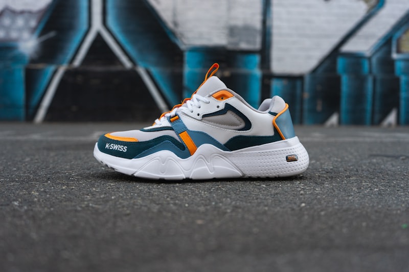 Laserpuhdistus jalkine- ja kumiteollisuudessa: tehokkuus ja kestävyys